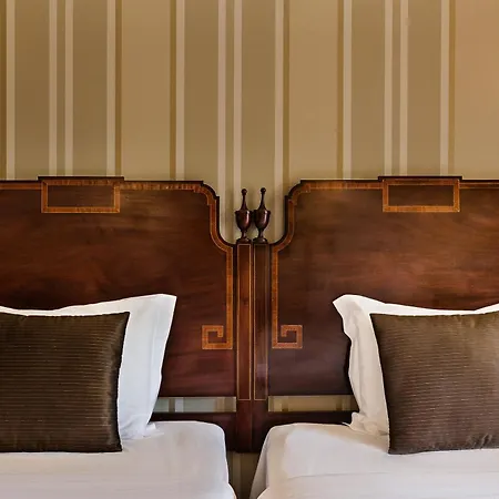 Grao Vasco - Historic And Hotel 4*