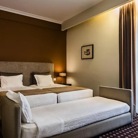 Hotel Grao Vasco - Historic And 4*